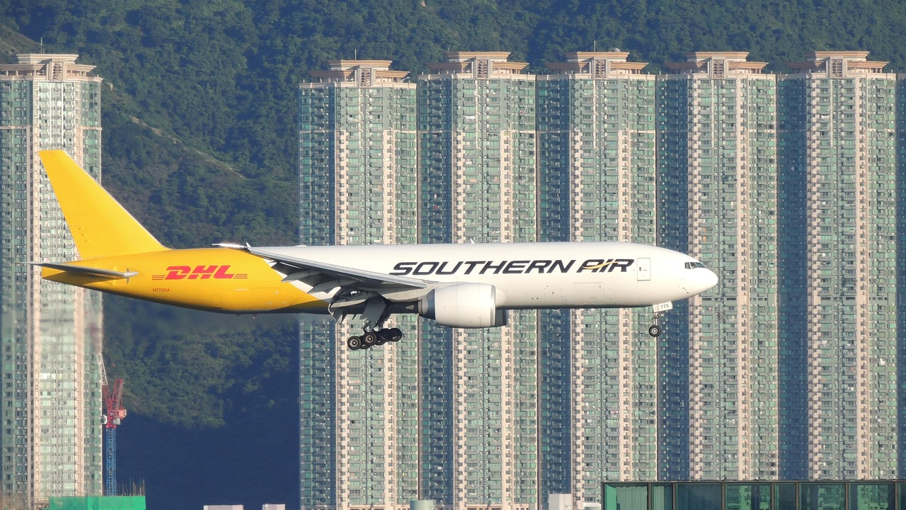 Amazon and FedEx Rekindle Partnership to Fill UPS Delivery Gap