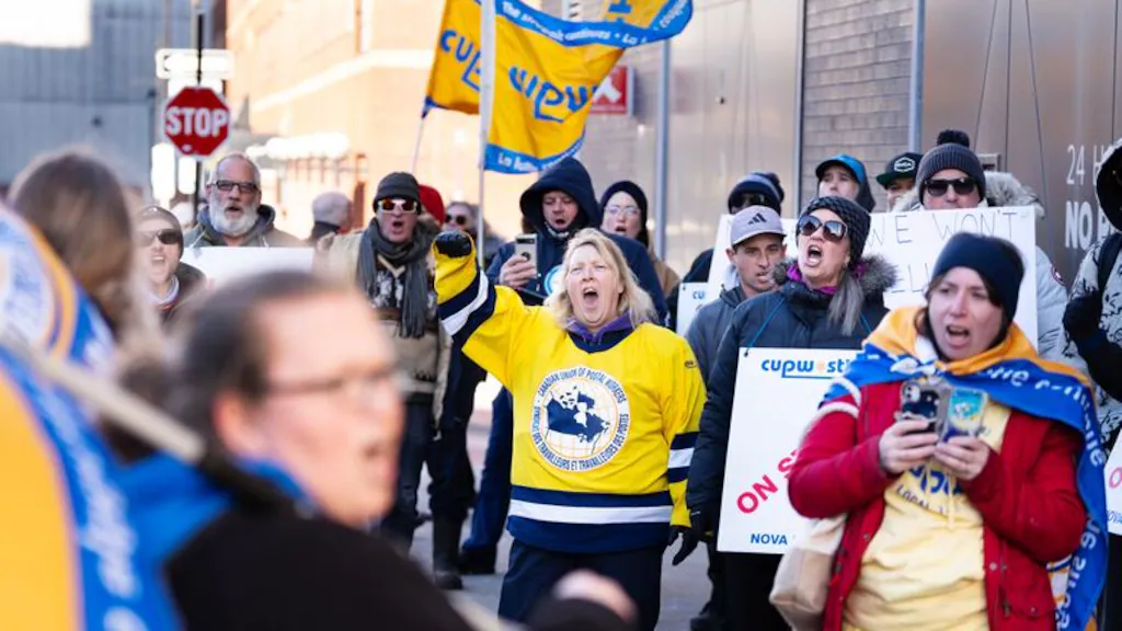 canada-post-cupw-strike-labour.webp